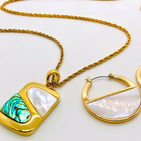 Vintage Abalone Pendant & Mother of Pearl Earrings - Picture 10 of 14